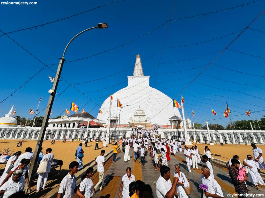 Thousands of buddhits visits Ruwanwelisaya in Anuradhapura